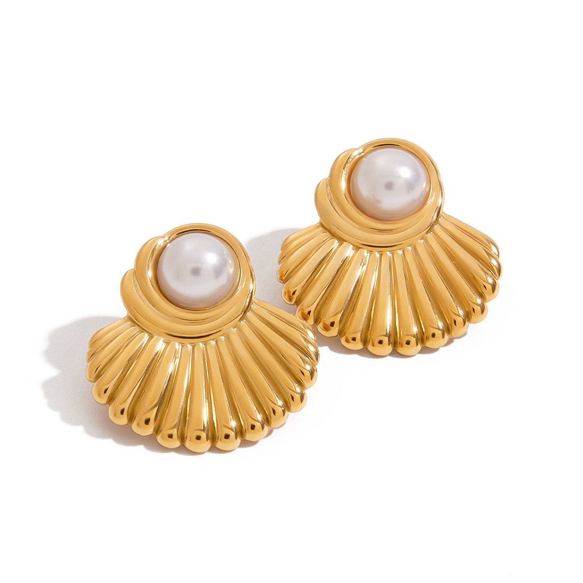 Pearly Shell earrings