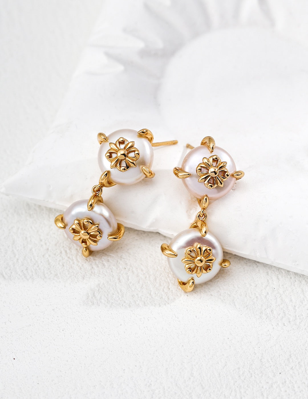 Vintage look pearl earrings