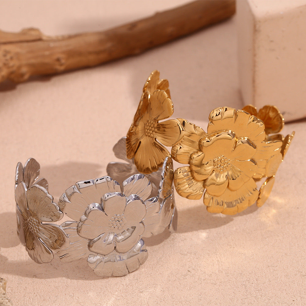 Angelina Summer flower bangle