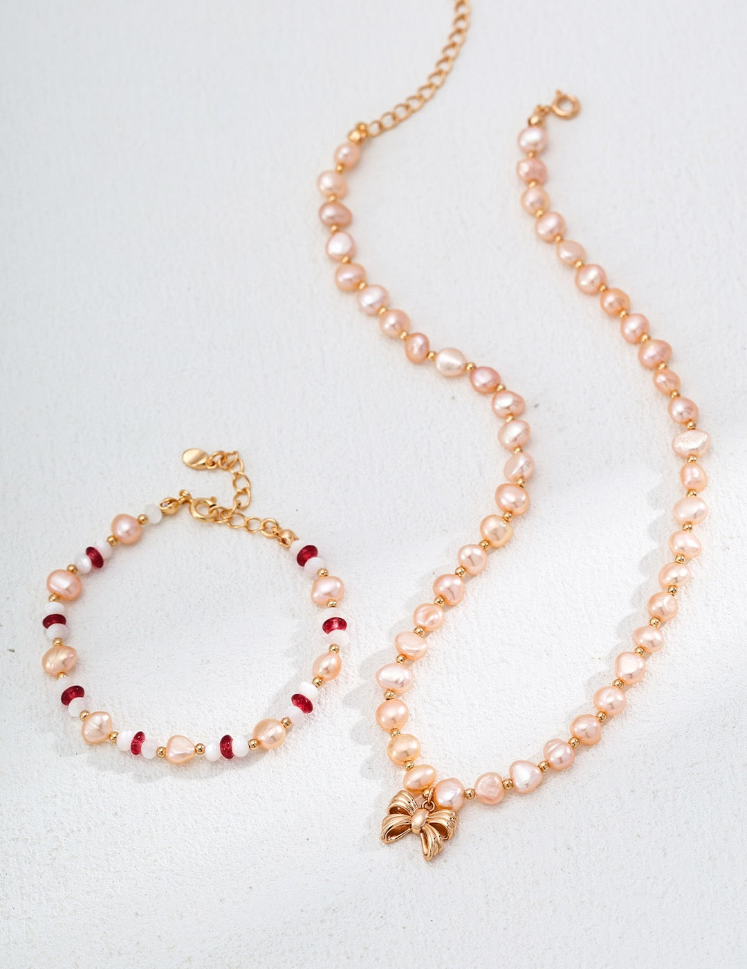 Champagne pearls bow necklace