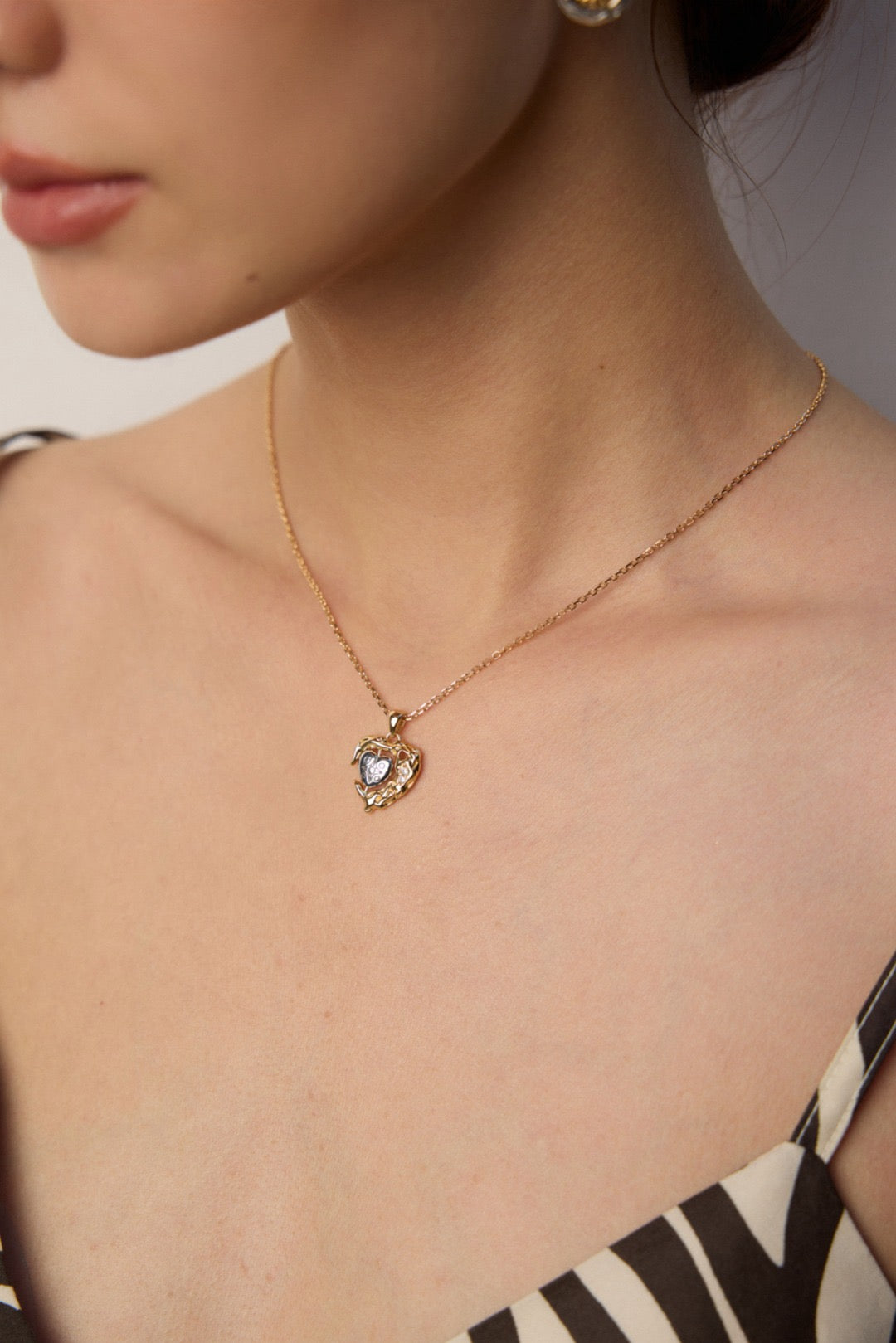 Two tones heart necklace