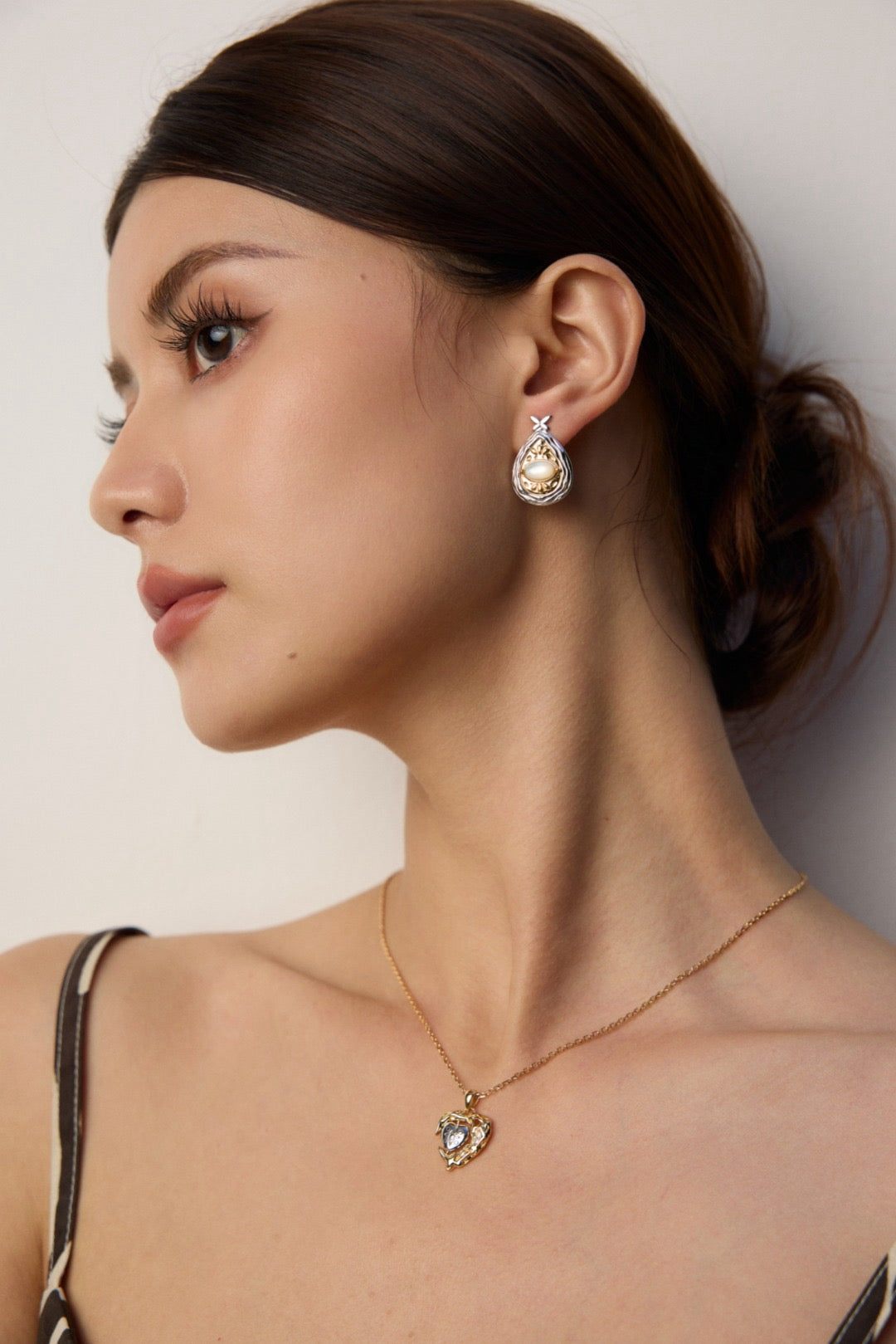 Two tones heart necklace