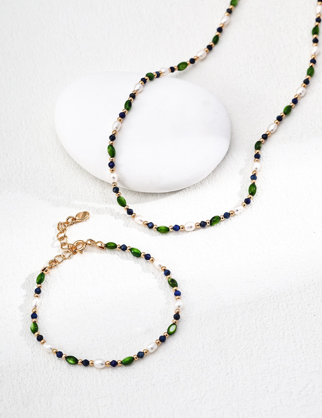 Green stone Pearl set