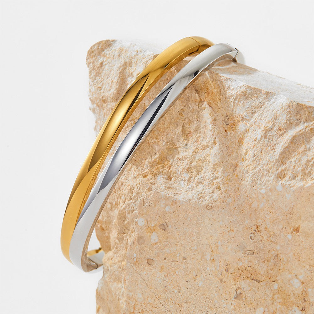 Classic round bangles