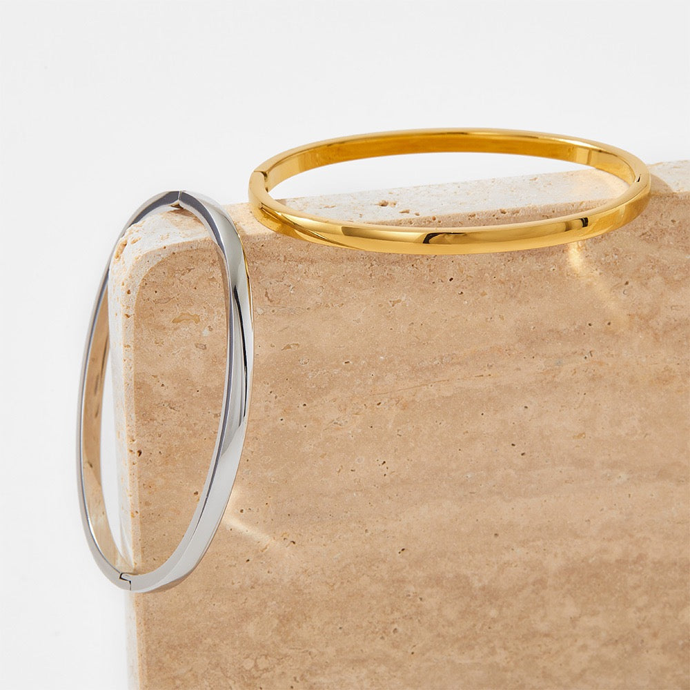 Classic round bangles