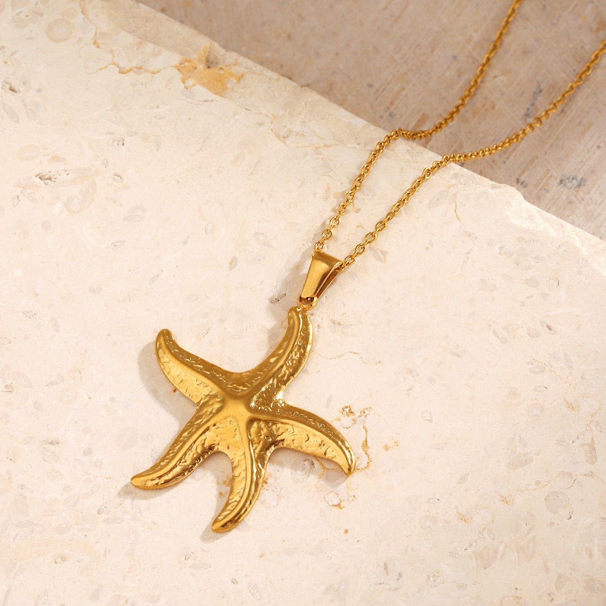 Classic starfish necklace