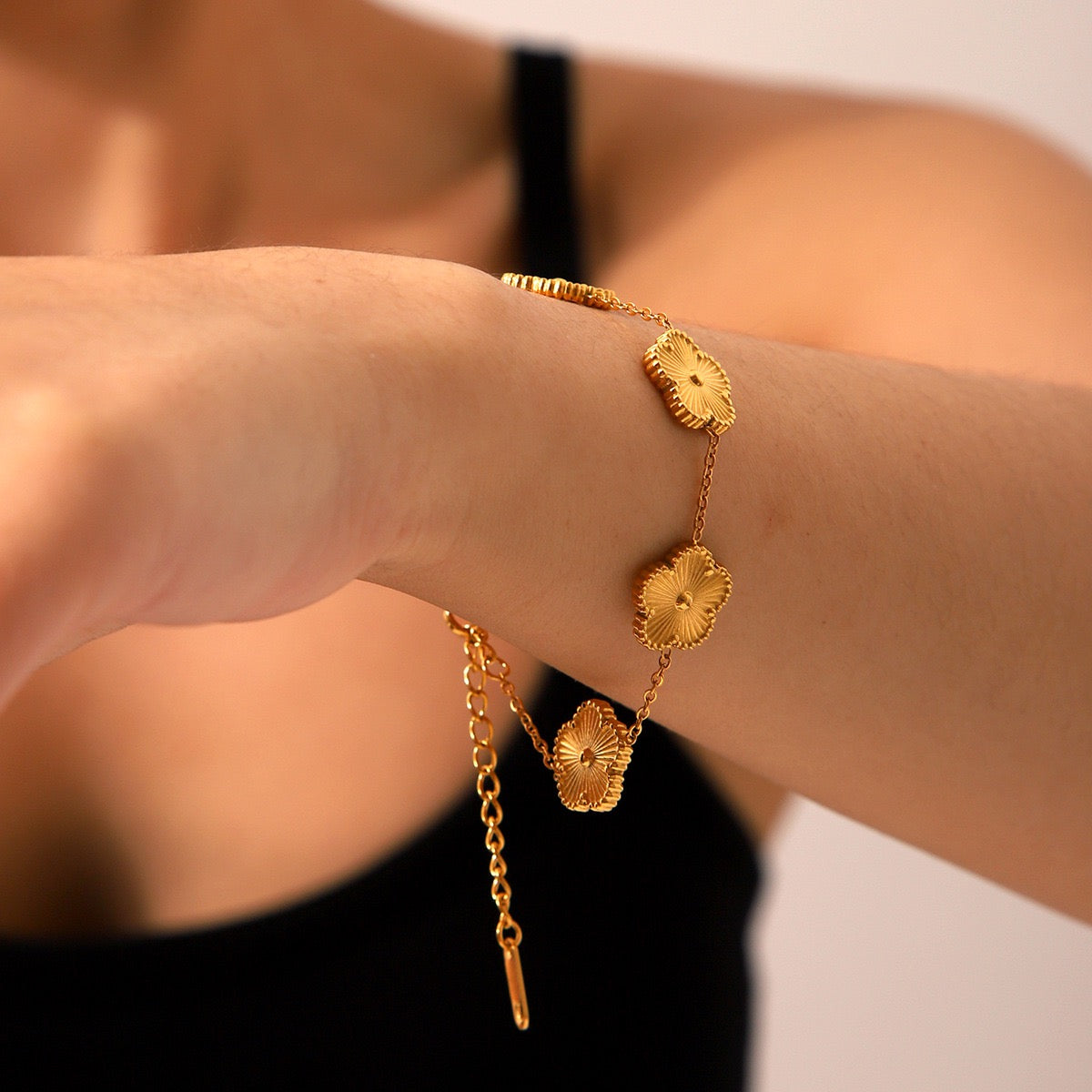 Golden flower bracelet