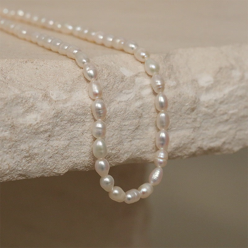 Othenia freshwater pearls necklace 4mm