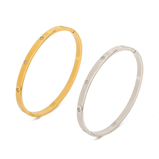 Liora clover flower bangle