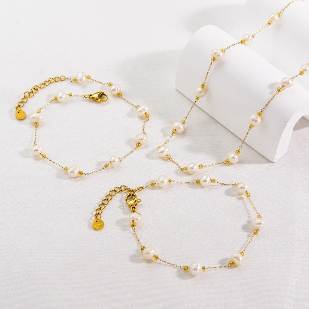 Freshwater pearls set