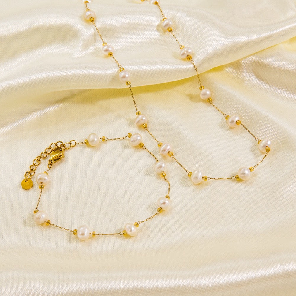 Freshwater pearls set