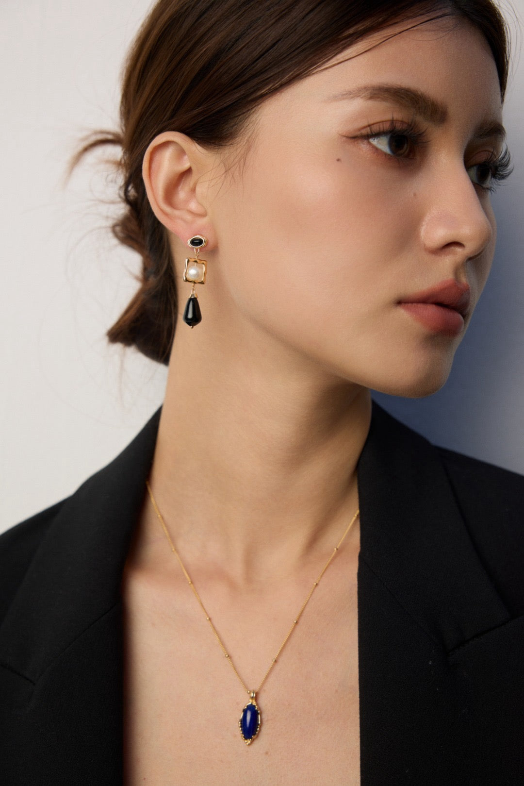 Black agate pearl earrings