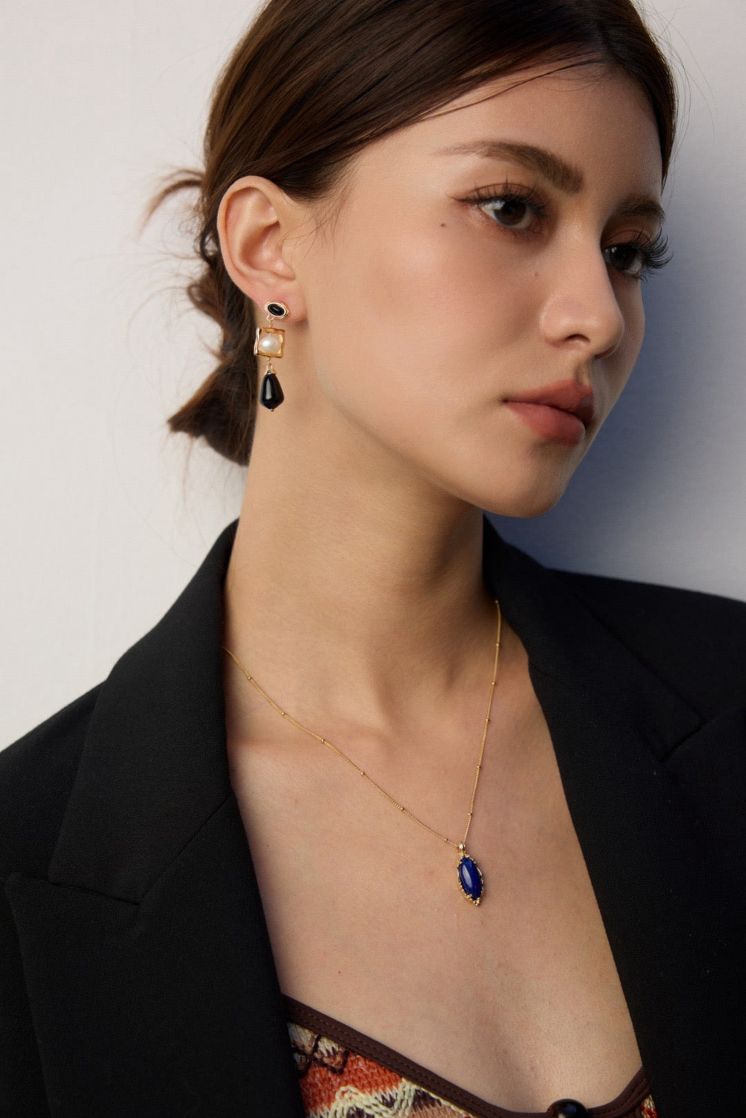 Black agate pearl earrings