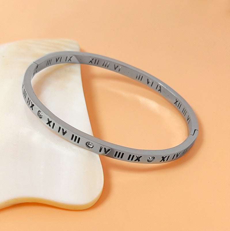 Roma number bangle