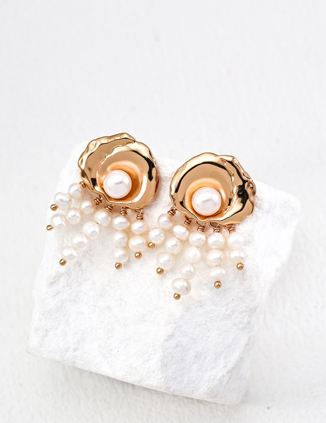 Shining waterfall pearl earrings