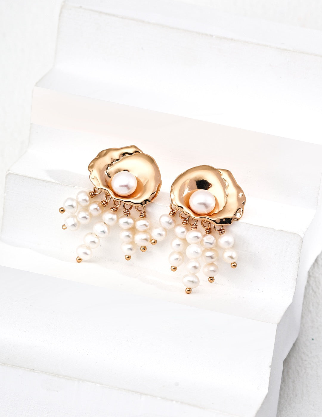 Shining waterfall pearl earrings