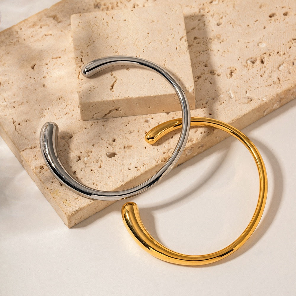 Karelu curvy bangles