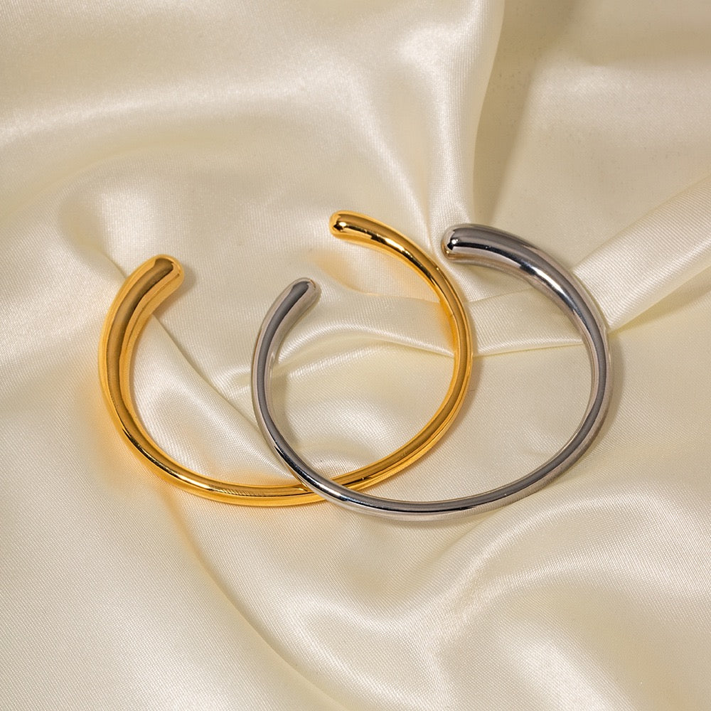 Karelu curvy bangles