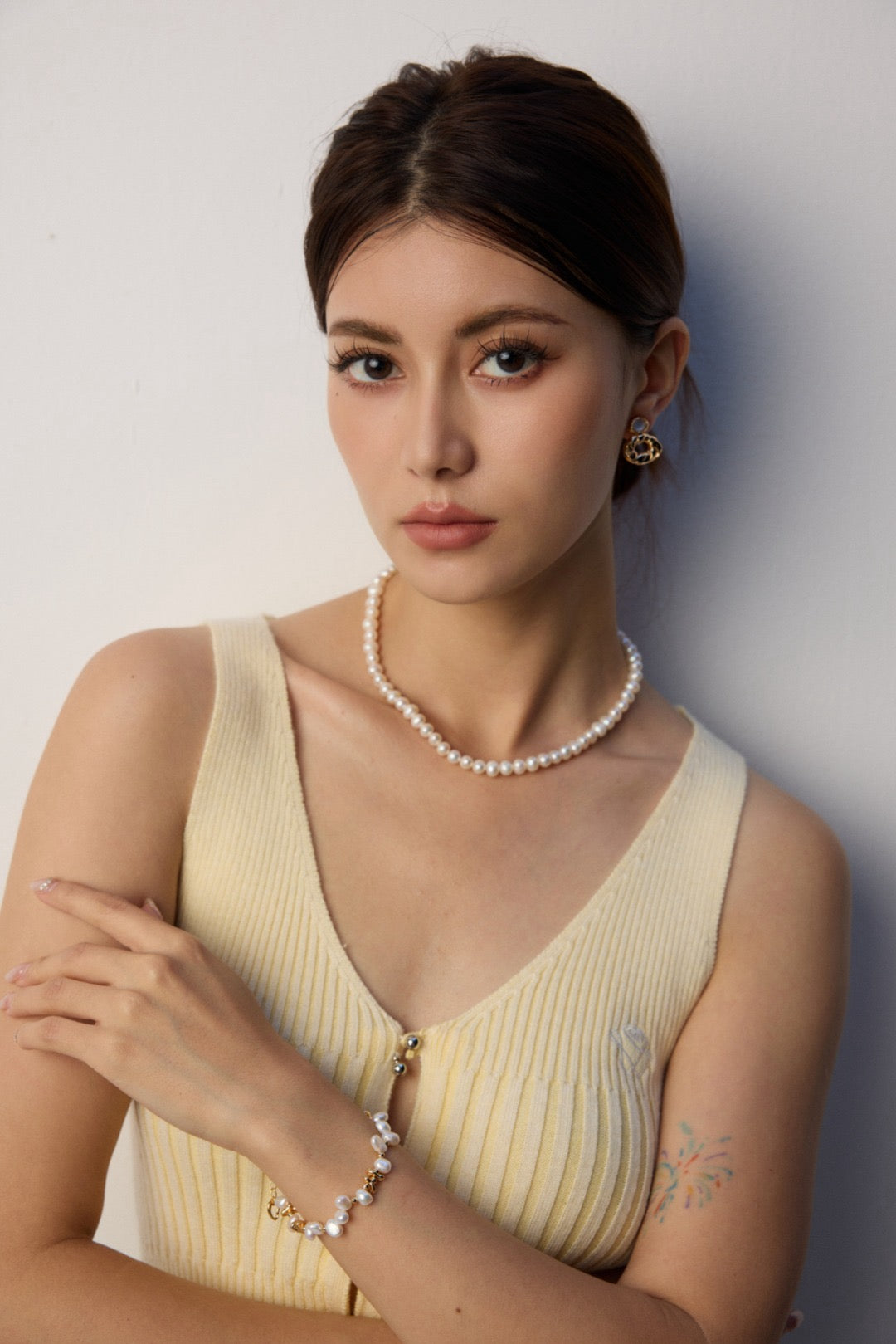 Classic natural pearls necklace