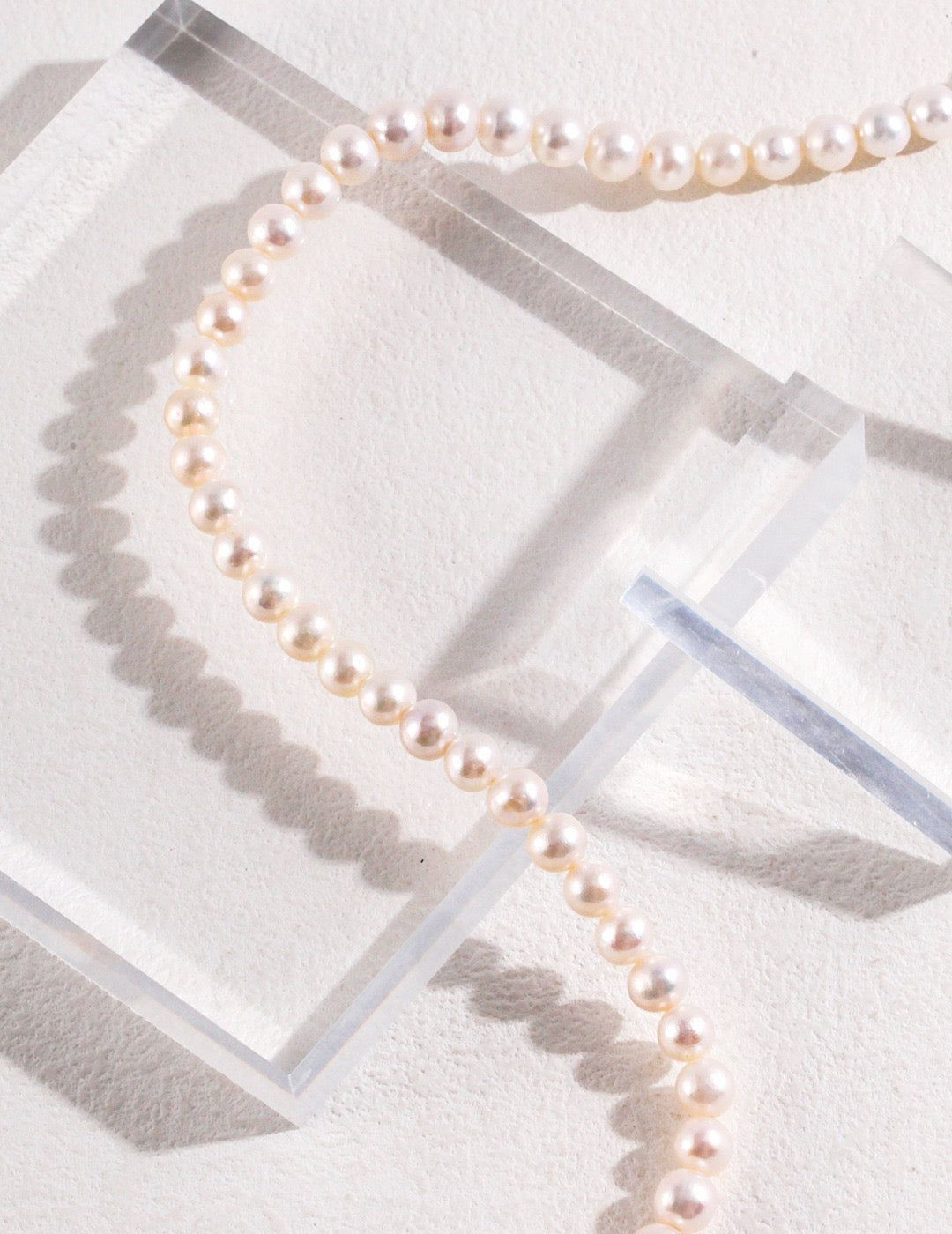 Classic natural pearls necklace