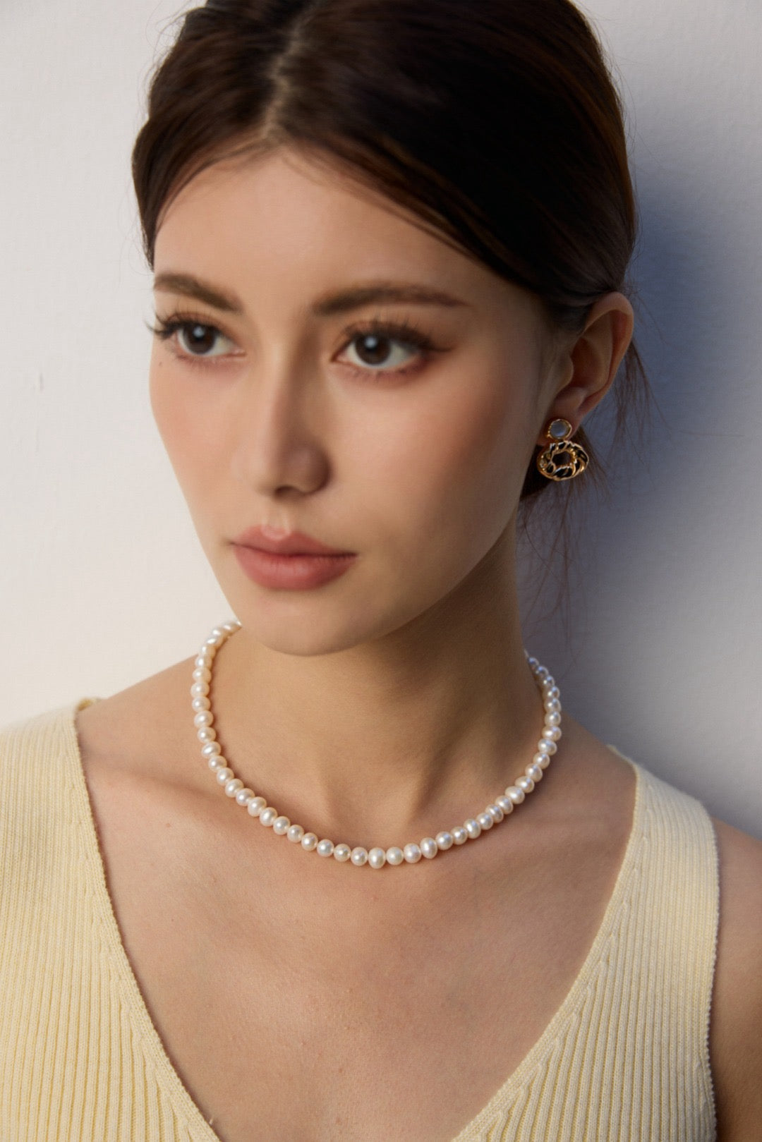 Classic natural pearls necklace