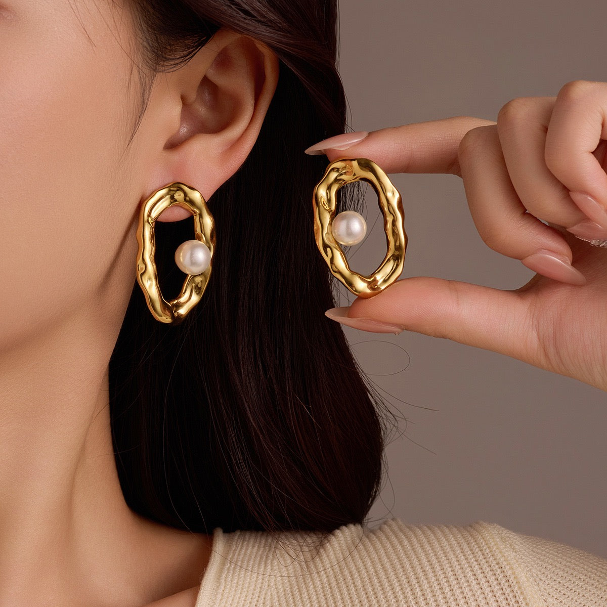 Pearly statement oval earrings