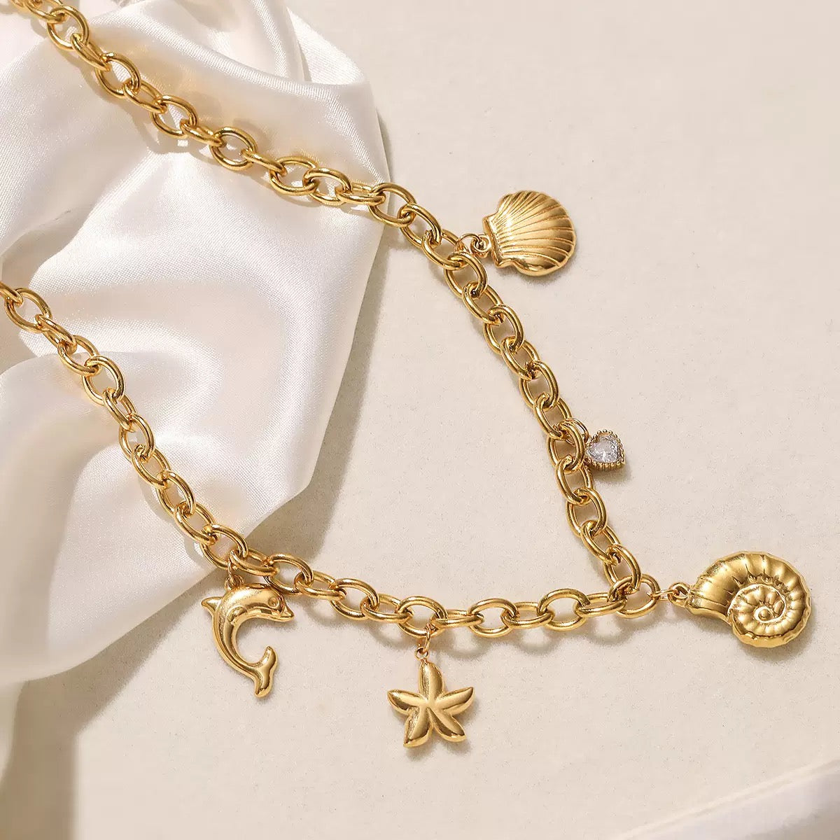 Statement chain charm necklace