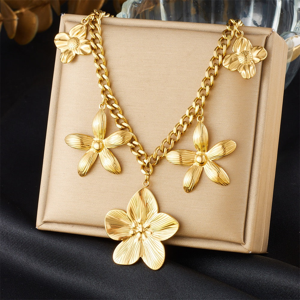 Summer flowers charm necklace