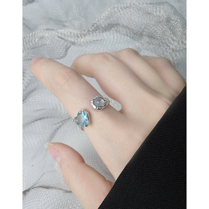 Blue heart open silver ring