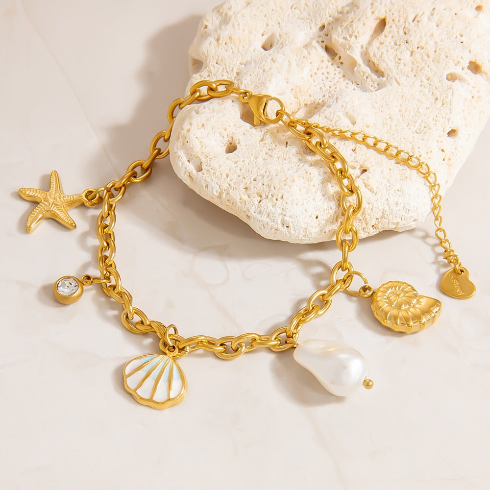 White shell bracelet