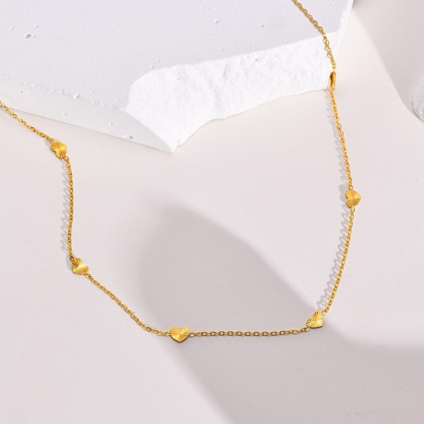 Dainty heart necklace