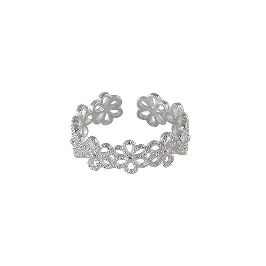 Delicate flower band ring