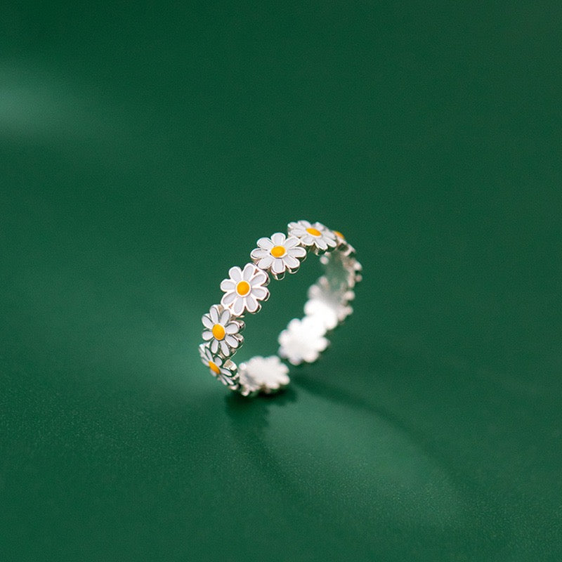 Dainty Daisy sterling silver ring
