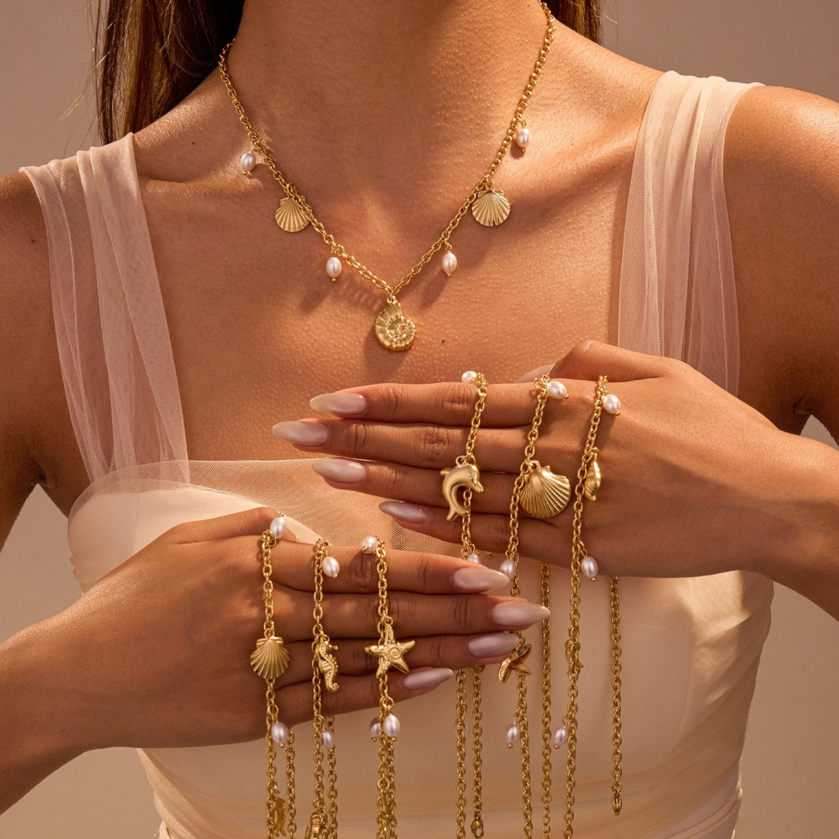Dangling charm starfish shell pearly necklace