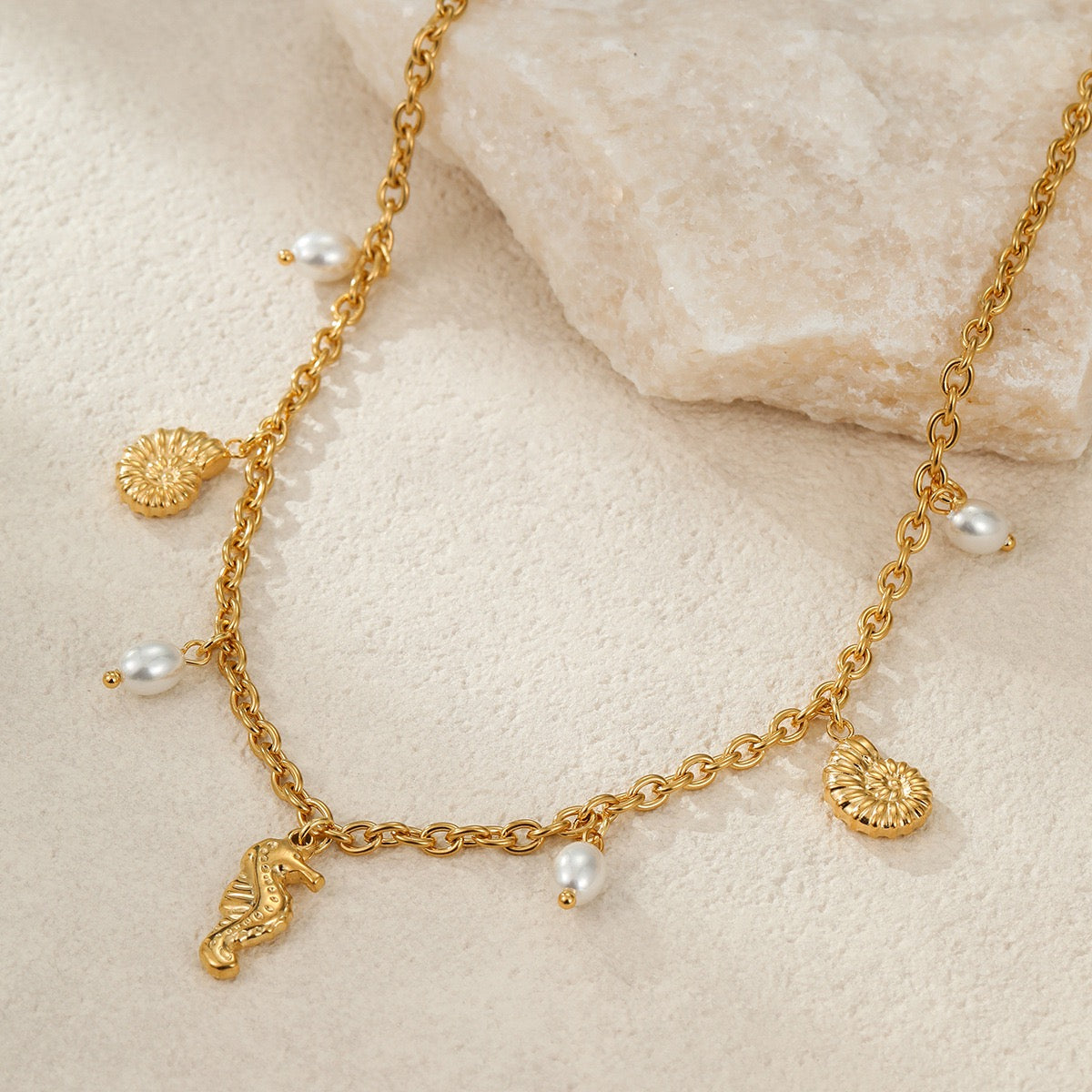 Dangling charm starfish shell pearly necklace