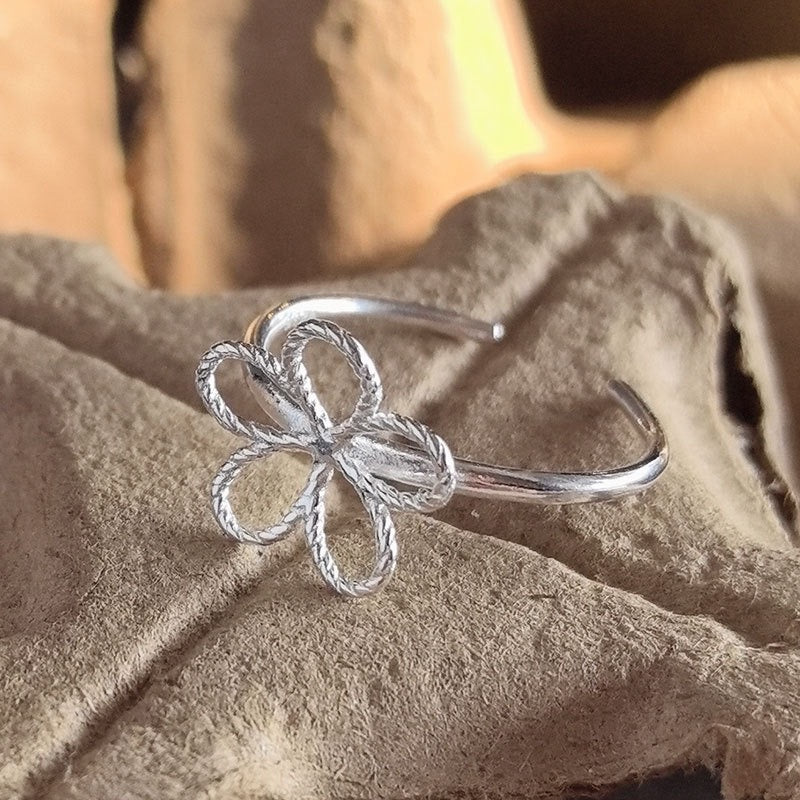 Dainty flower sterling silver ring