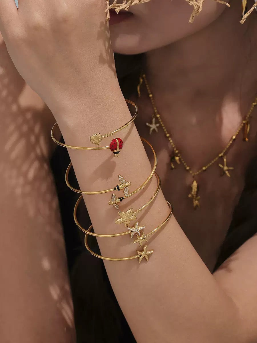 Astra starfish bangle