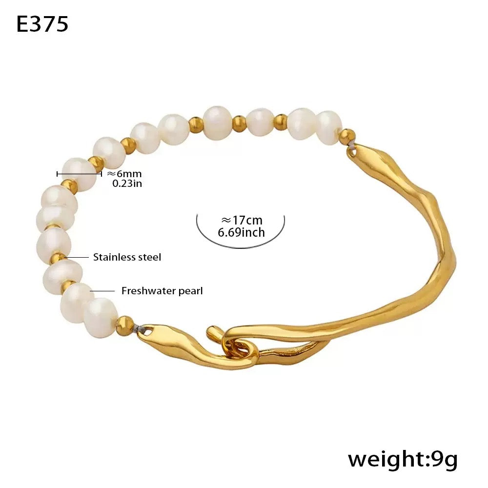 Regina Pearl bangle bracelet