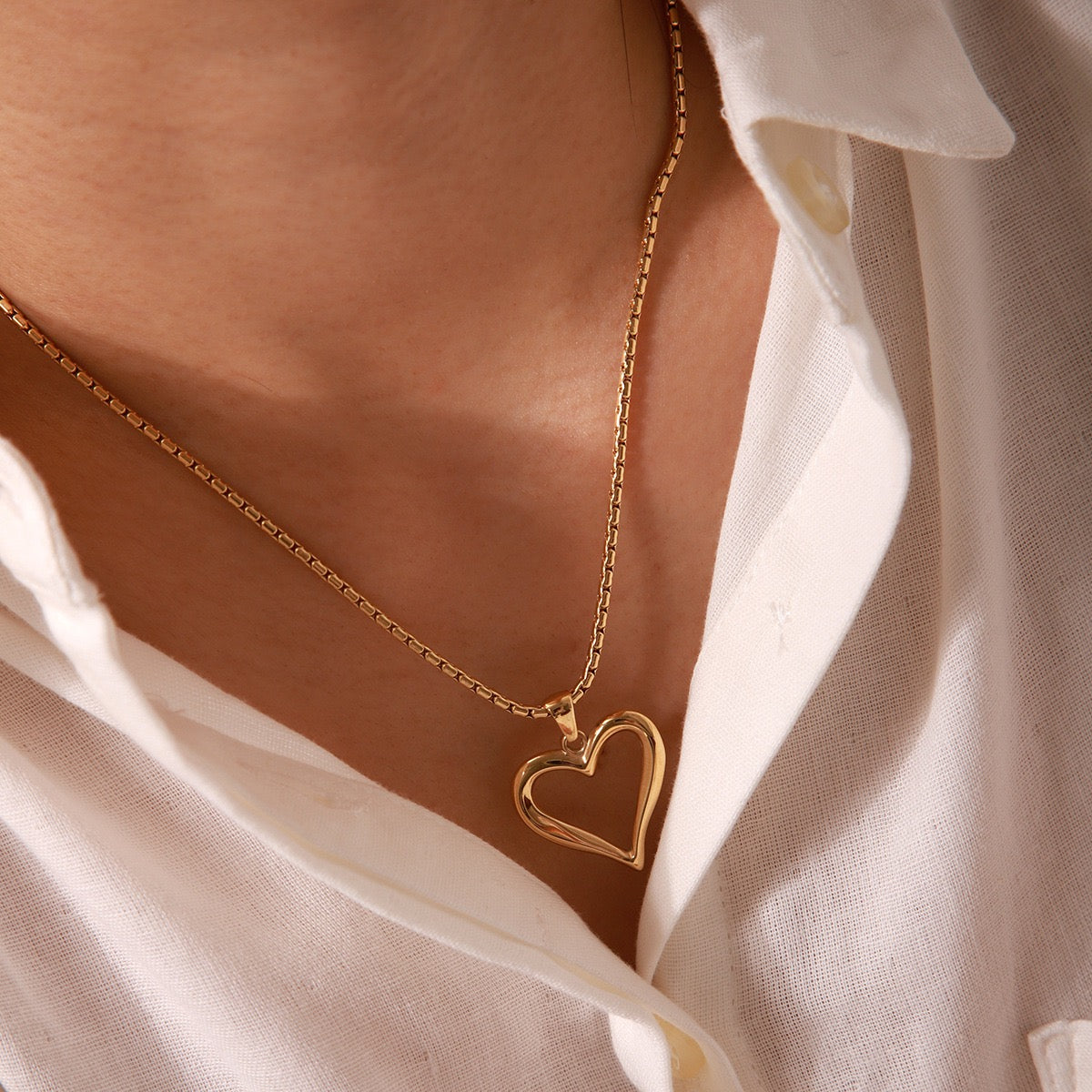 Love heart pendant necklace