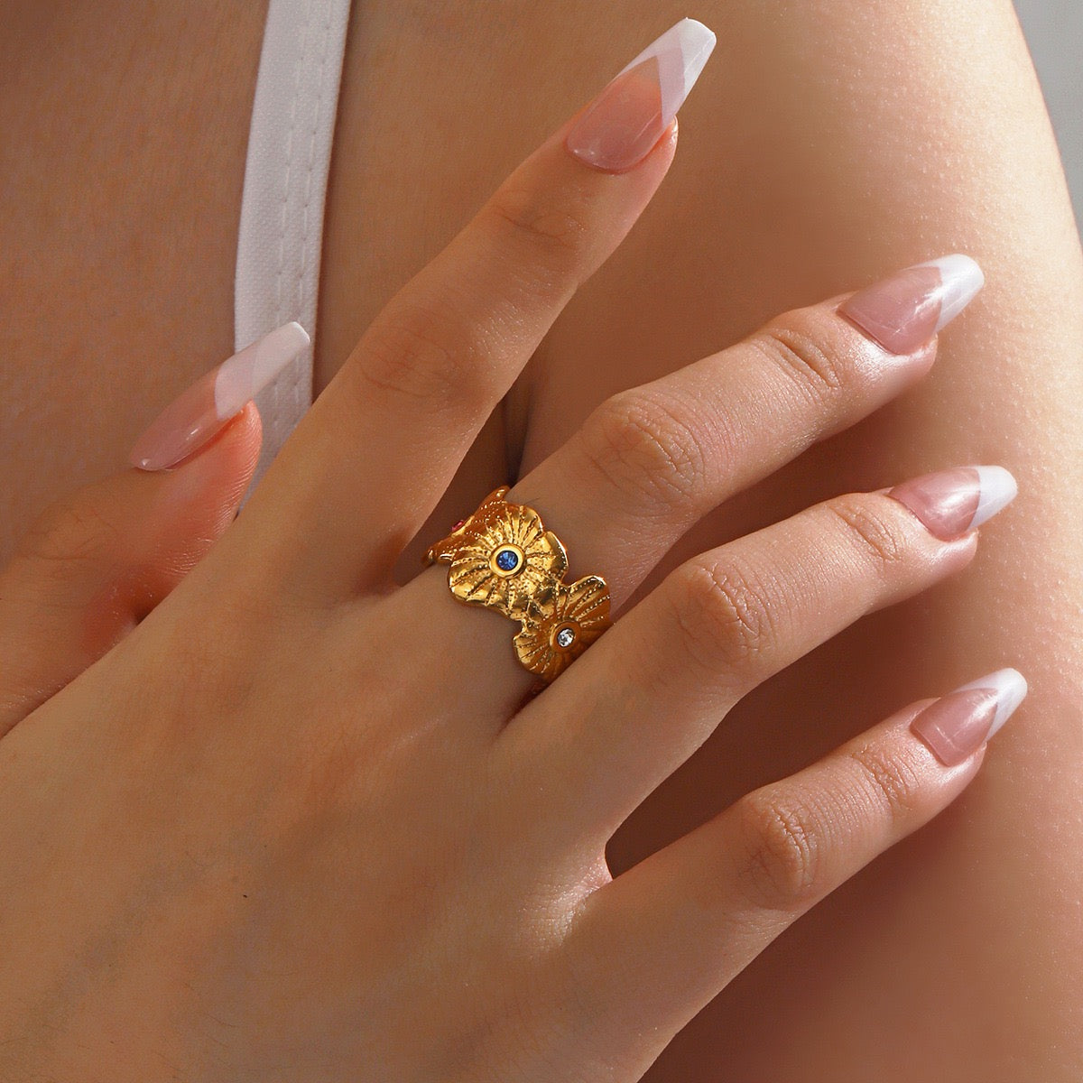 Rosa Flower band rings