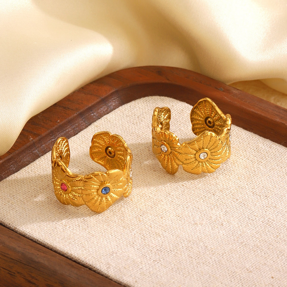 Rosa Flower band rings