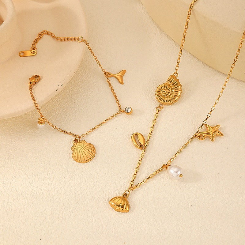 Teddy charm necklace set