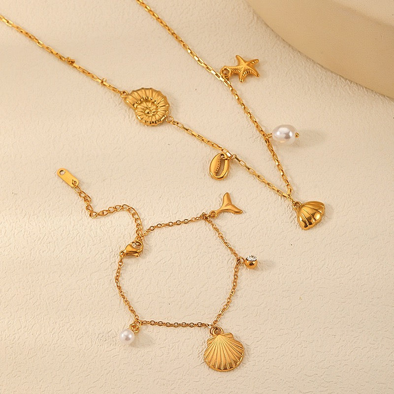 Teddy charm necklace set