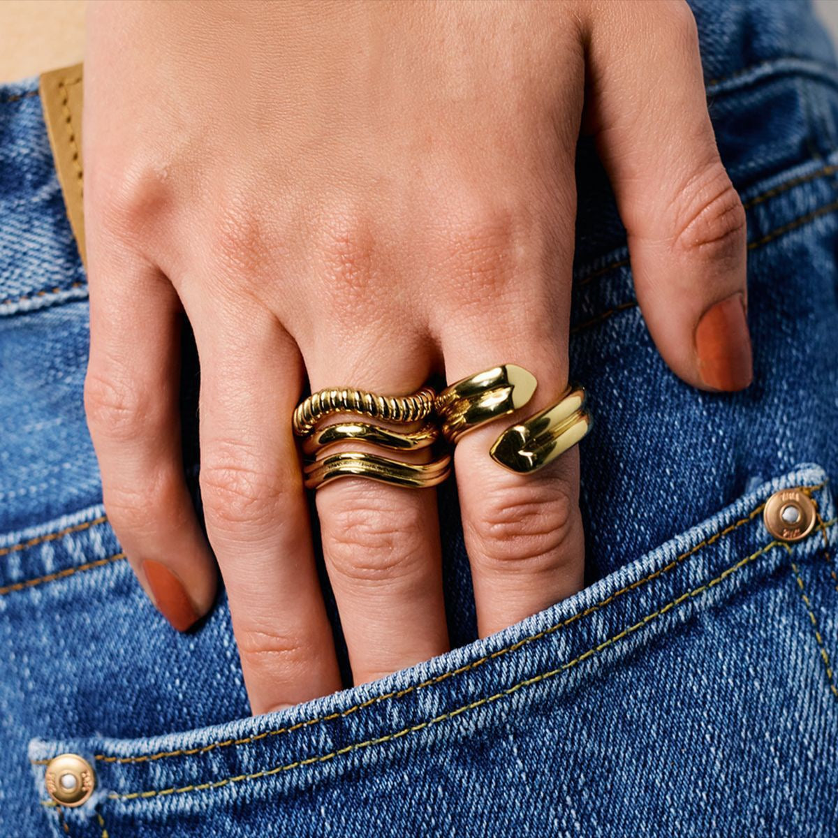 Double heart band ring