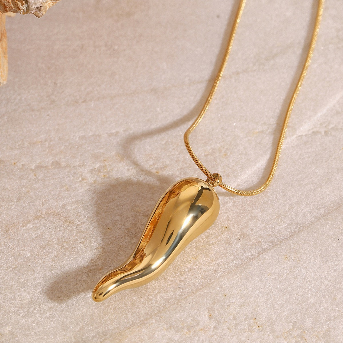 Conchella Chilli necklace