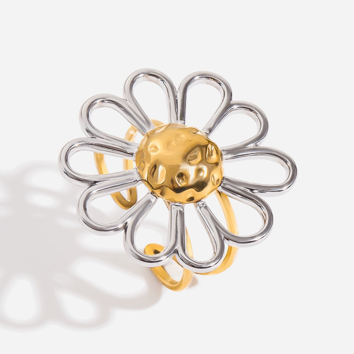 Two tones Daisy ring