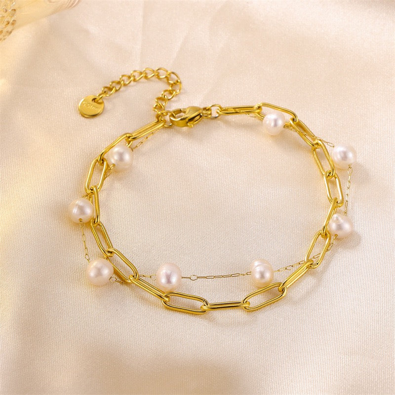 Layer pearls bracelet