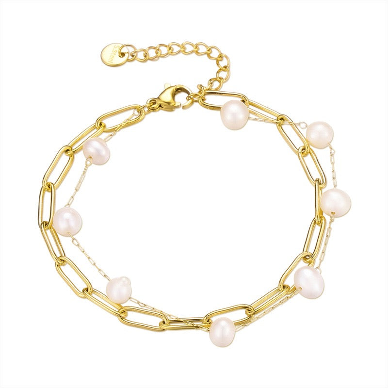 Layer pearls bracelet