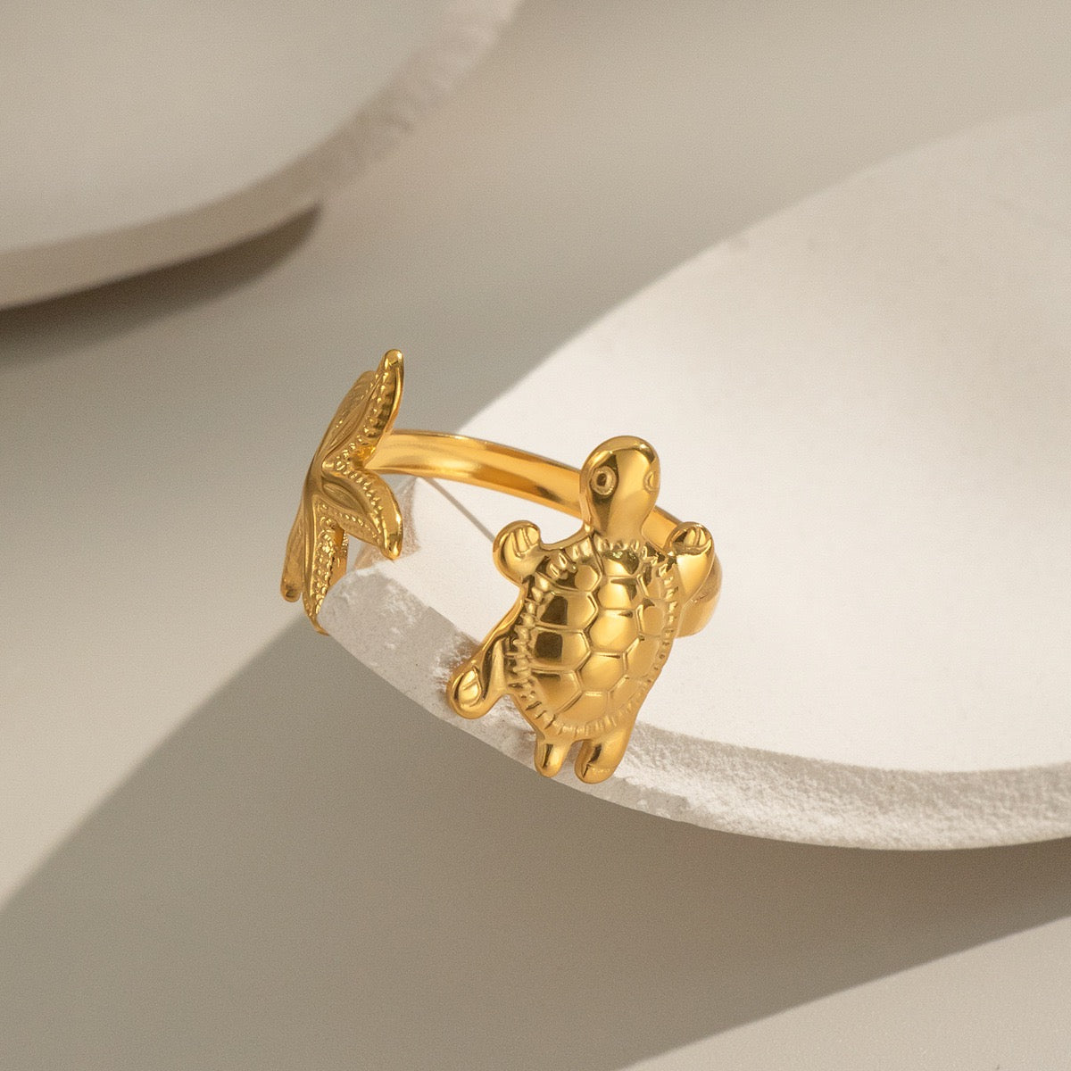 Starfish creatures ring