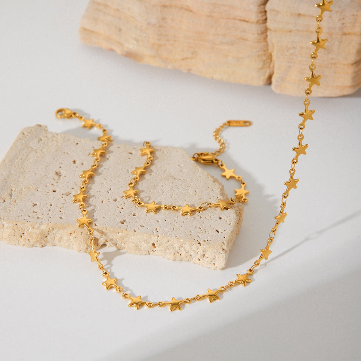 Dainty mini stars bracelet